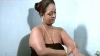 Shakeela big boobs sappi semaya ool seiyum aunty sex movie