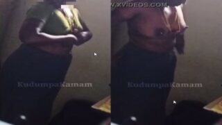 Madurai aunty nudedaaga jakit aniyum bathroom sex video
