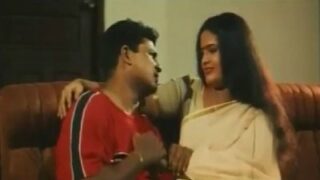 Sexy aunty mulaiyai pisainthu sex seiyum tamil sex padam