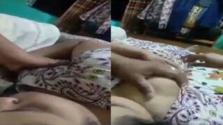 Veetil manaivi mulaiyai thadavi enjoy seiyum kanavan sex videos