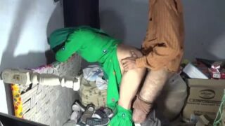 Shop-Keeper Green Chudithar Auntyai Ookum Porn Video
