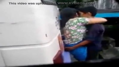 Auntyai theruvile matter potu vinthu irakum sexy video