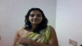 Chennai aunty saree aninthu mulai kanbikum big boobs sex videos