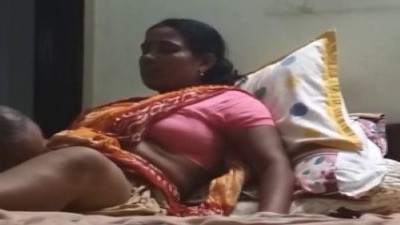 Owner tamil maid pundai nakkum hidden sex video - Velaikari Sex