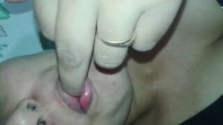 Fingering suya inbam seithu vinthai suvaikum pussy sex videos
