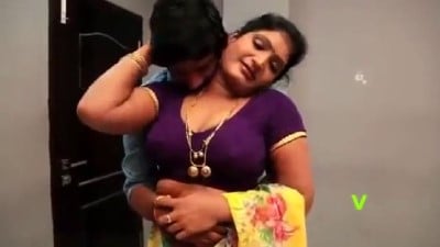 Aunty jakit udan mulai pisainthu ool seiyum tamil sexy movie