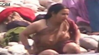 Village auntygal nudedaaga mulai kanbithu kulikum sex videos