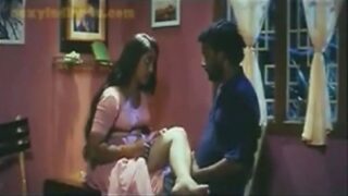 Pavadaiyai thuki thudai kanbithu ool seiyum blue film videos