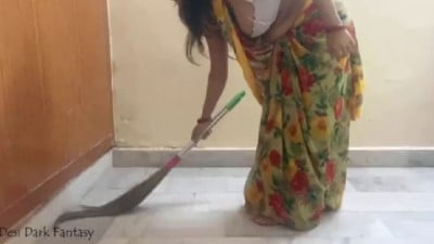 Maid pen pool oombi paduthu ool vangum sex video