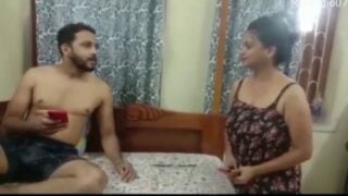 Auntyai kavuthupotu ool seithu vinthu ootrum xxxx sex