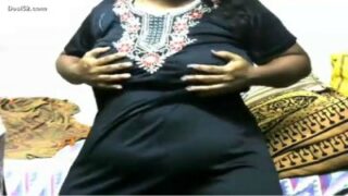 Madurai big aunty nude boobs kanbithu kuthi thadavum sex
