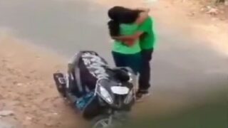Kathaliyai public placeil kiss seithu kati pidikum xxx video