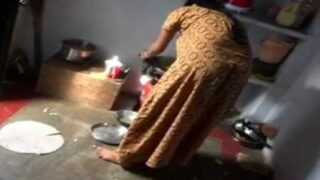 Kanchipuram mami nighty thuki ool seiyum porn sex