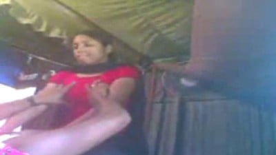 Gramathu manaivi kala kathalanai ool seiyum aabasa padam