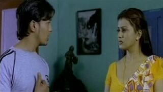 Young aunty ilam aanai mulai kanbithu usar seithu actress movie