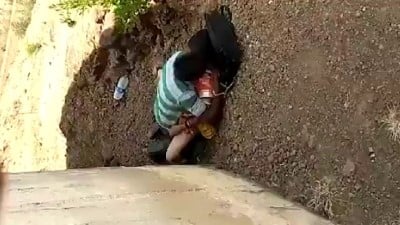 Salem manaivi outdooril saree thuki ookum sex video