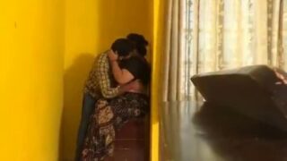 Big boobs mallu aunty saree aninthu romance panum sex padam