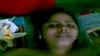 Madurai 36 age young big boobs aunty oombi ookum mms clips