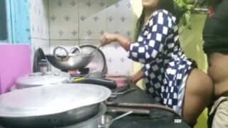 House wife mulai thadavi kitchenil matter podum HD porn