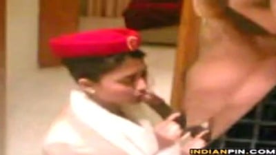 Hotel maid kutha vaithu pool oombi vinthu suvaikum kama padam