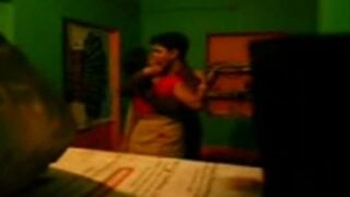 Kozhunthan anni mulai pisainthu romance panum sex scene