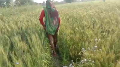 Tamilnadu village wife saree thuki ool seiyum kama padam