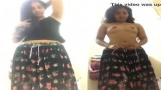 Chennai college desi pen boobs sexy soothu kaatum nude clips