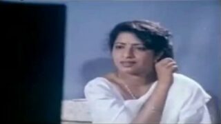 36 vayathu housewife mulai thadavi ool seiyum blue film