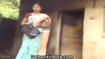 Tamil Village School Sex - Tamil nadu village teacher kuthiyil ool seiyum sex capture - tamilxxx