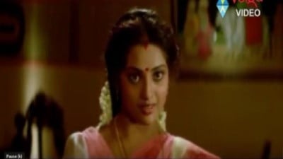 Nadigai roja kathalanai katipidithu romance panum kama padam