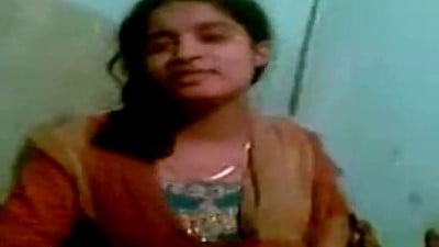 Athai pen mama sunniyai oombi kiss seiyum mms