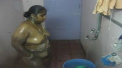 Madurai big ass fat aunty nude bath seiyum sexy capture
