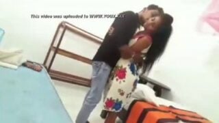 Chennai college couple mulai sappi pool oombum sexy capture