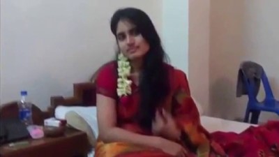 Keralathu kani bra aninthu mulai kanbikum sex kaatchi