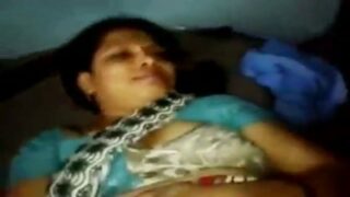 Thiruppur aunty saree thuki kuthiyil pool vitu ookum sex clip