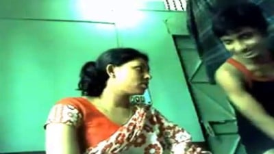 Housewife 19 age teen aangal sunniyai adithu ool seiyum mms