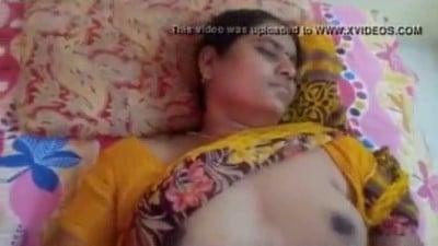 Thiruchirappalli aunty saree thuki pundaiyil ool seiyum mms