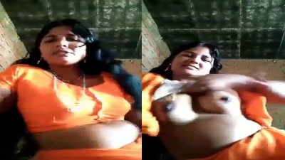 Gramathu housewife saree kayati boobs big pussy kaatugiraal