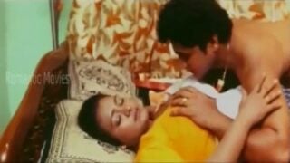 Shakeela aunty big boobs thadavi ool seiyum aabasa padam