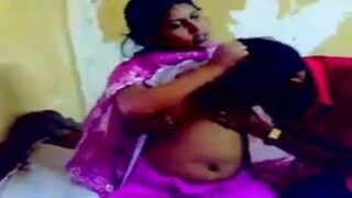 Mallu aunty ilam paiyanai kiss seithu mulai sappa vidum sex tape