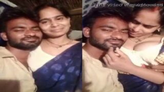 Gramathu aunty ilam kathalanai kiss seithu mulai pisaiyavidugiraal