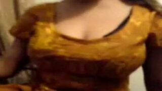 Lonely sexy housewife big boobs pisaiyavidum sex tape