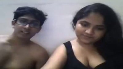 Big sexy aunty ilam paiyanai mulai sappavitu pool oombugiral