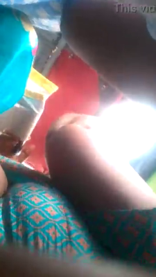 Bus travelil aunty mulai hidden cameravil padam edukiran