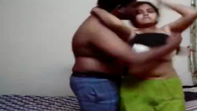 Ilam coimbatore aunty periya mulaiyai kathalan pisaiyum mms