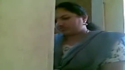 Mallu english teacher veetuku sex paadam kaatrukonden