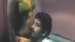 Young unmarried women boobs thadavi ool seiyum padam