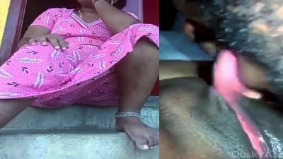 Madurai thevidiya aunty pundaiyai naki paal edukum kaatchi