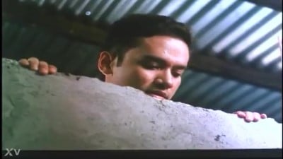 Nude bathing pannum pennai bathroomil etti parkum paiyan