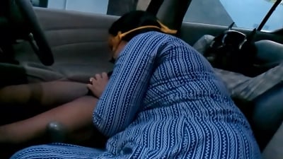 Local callgirl Aunty caril kathalan poolai oombi relax pani vidugiral